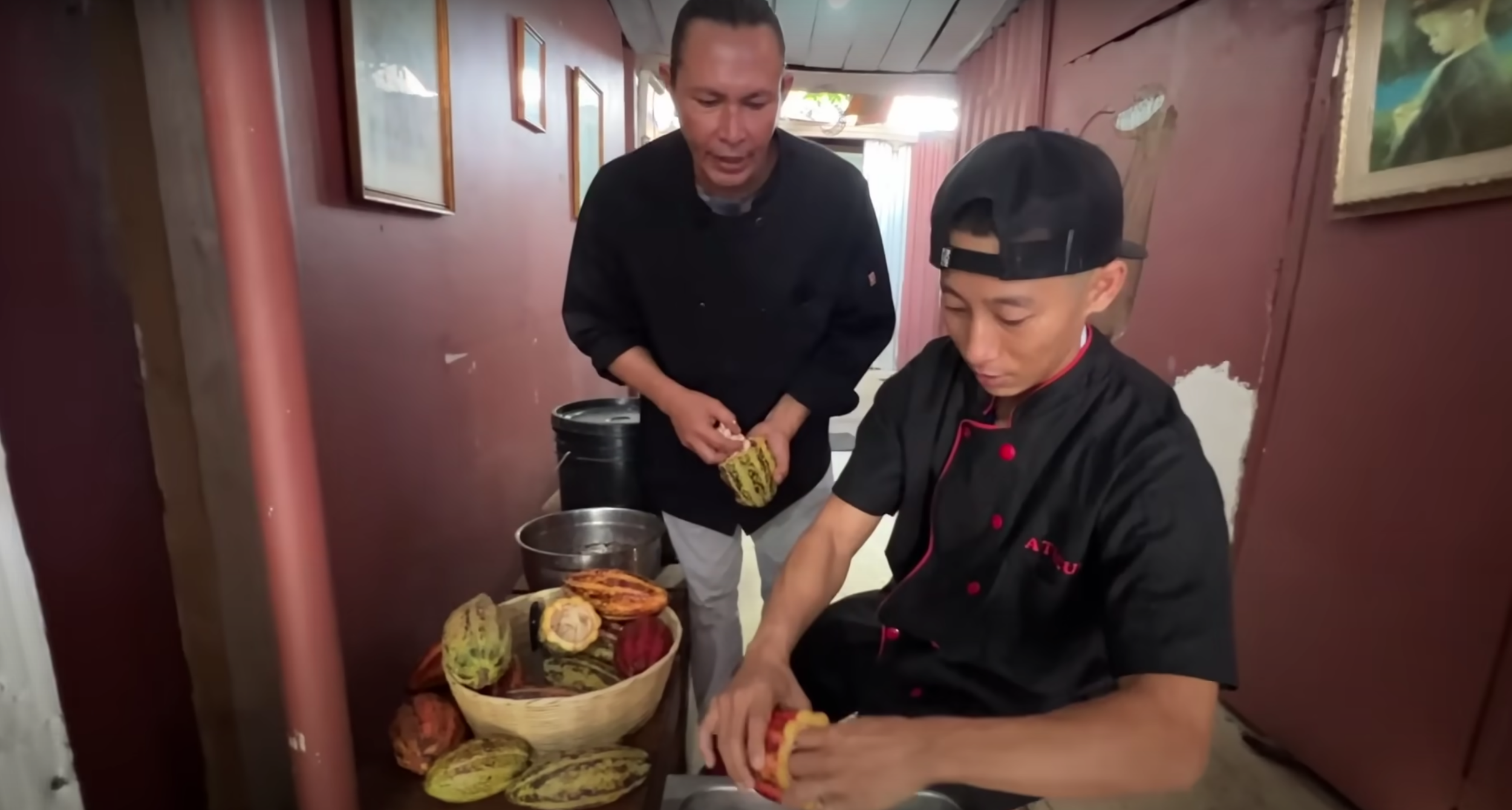 Shin Fujiyama visits Atucún Chocolatería